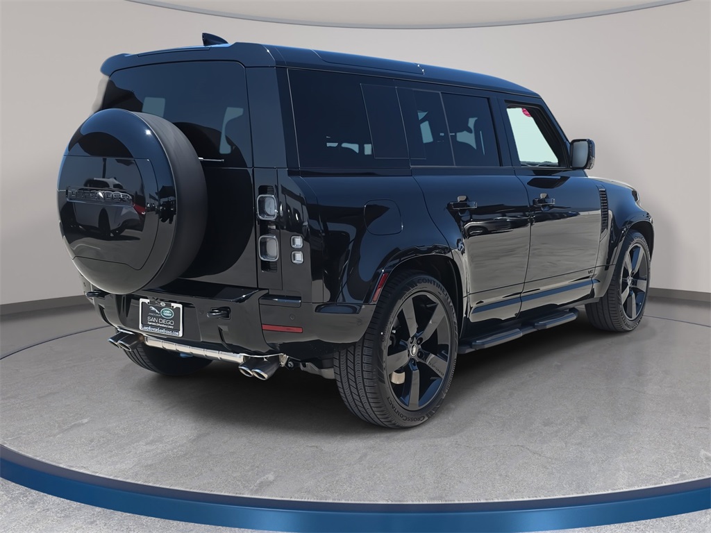 2025 Land Rover Defender 110 V8 photo 5