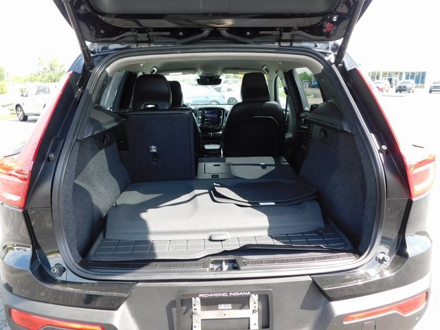2024 Volvo XC40 Core photo 22