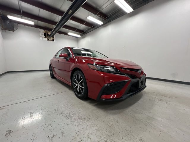 2022 Toyota Camry SE photo 2