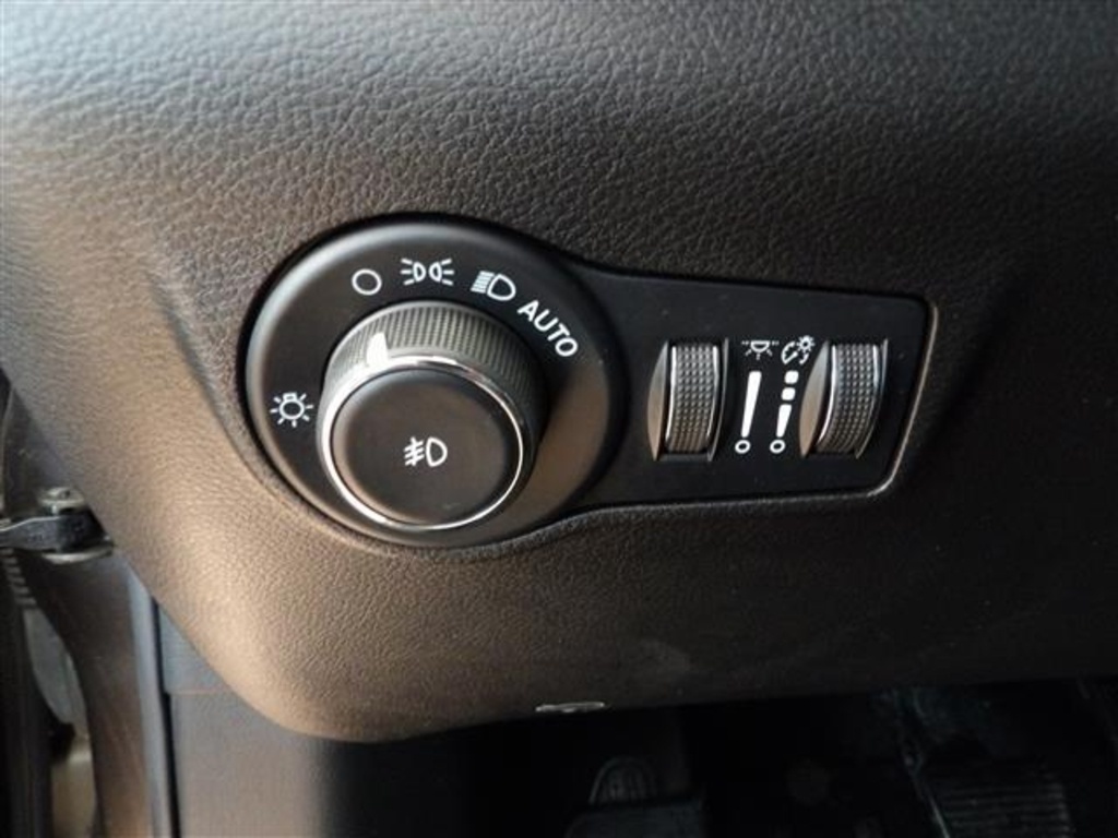 2022 Jeep Compass Latitude Lux photo 20
