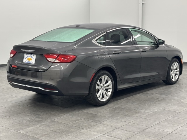 2015 Chrysler 200 Limited photo 2