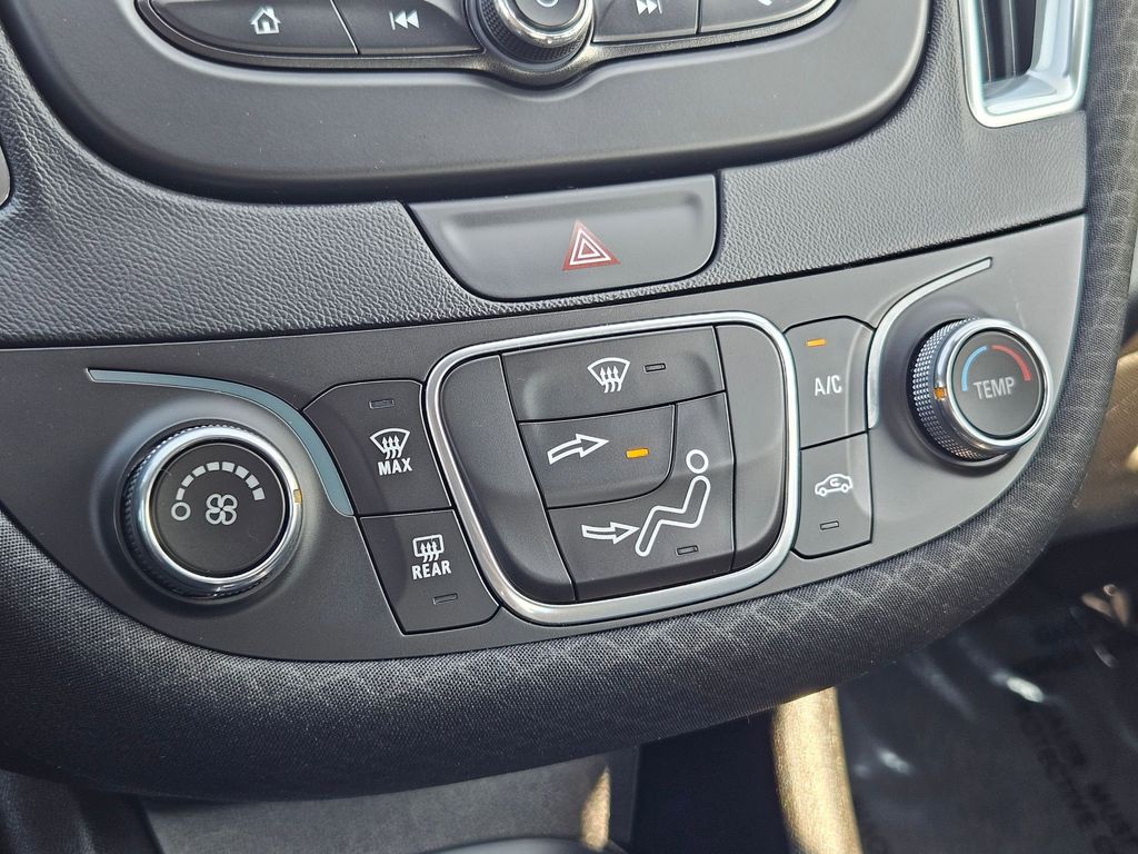 2018 Chevrolet Malibu 1LT photo 19