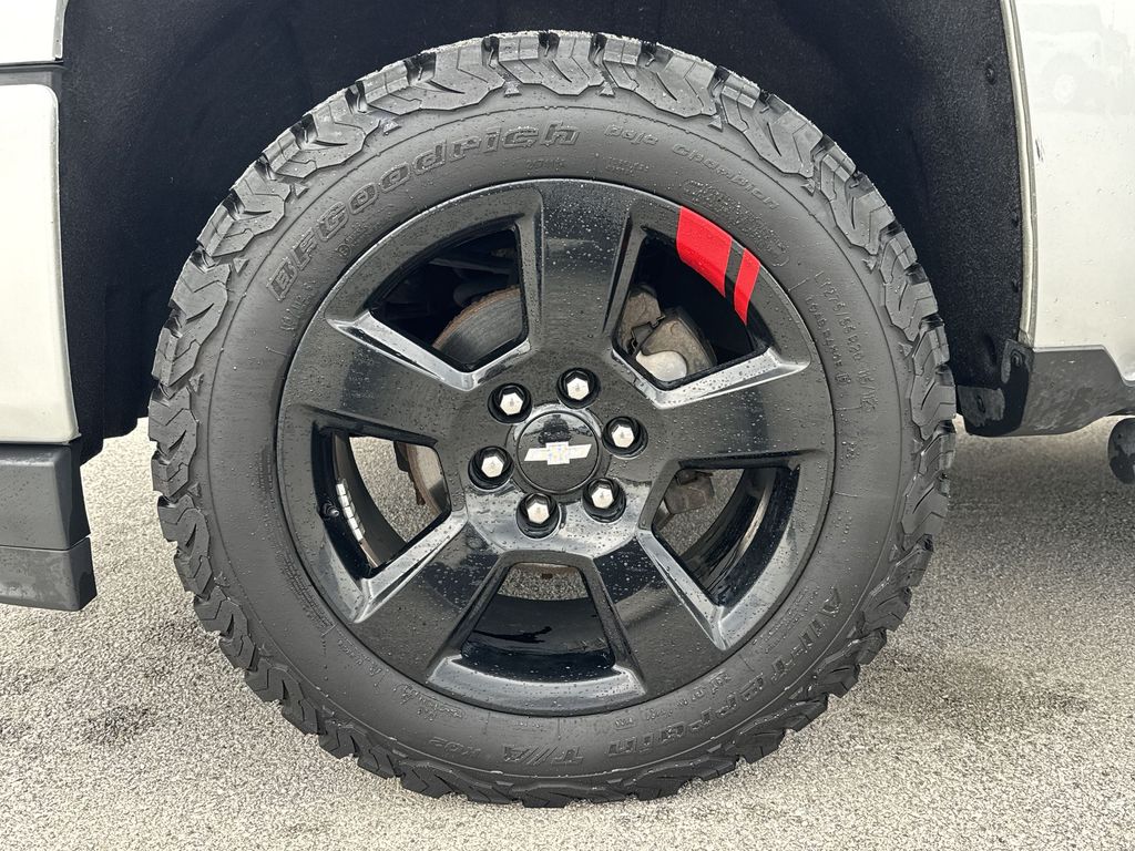2018 Chevrolet Silverado 1500 LT photo 18