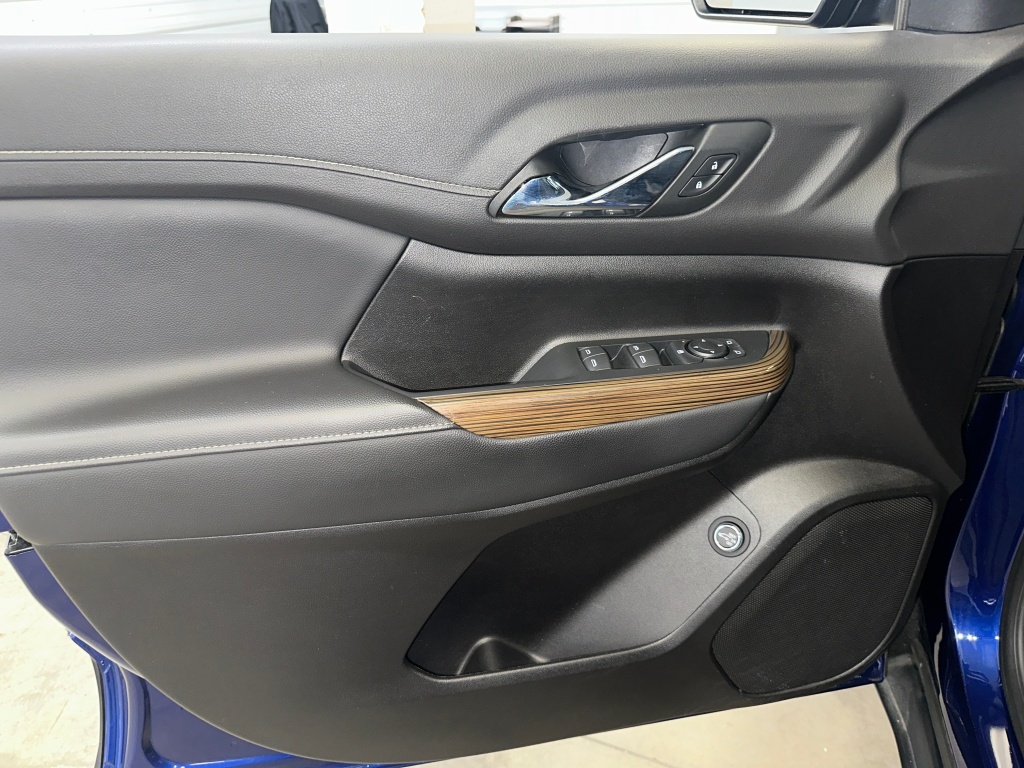 2023 Gmc Acadia SLE photo 3