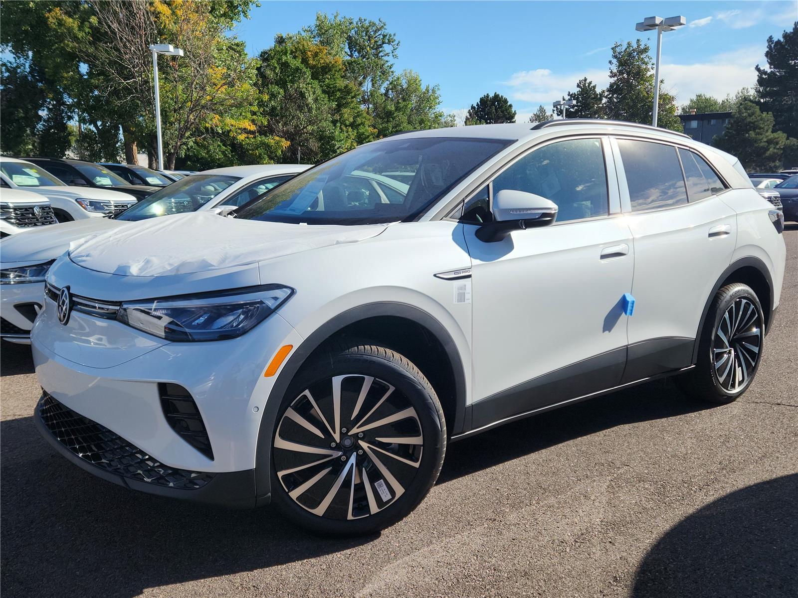 2025 Volkswagen ID.4 Pro photo 2