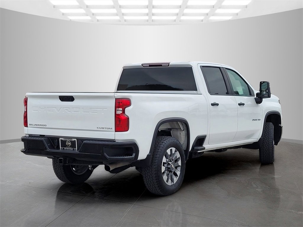2024 Chevrolet Silverado 2500HD Custom photo 4