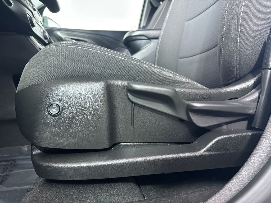 2022 Gmc Terrain SLE photo 35