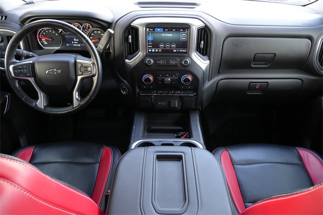 2020 Chevrolet Silverado 1500 RST photo 2