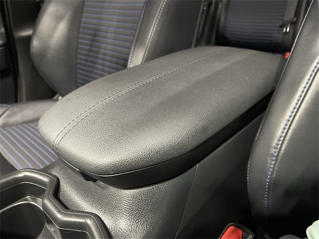 2019 Toyota RAV4 Hybrid XSE photo 25