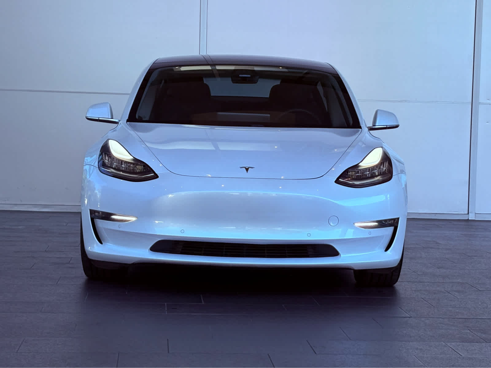 2019 Tesla Model 3 Long Range photo 2