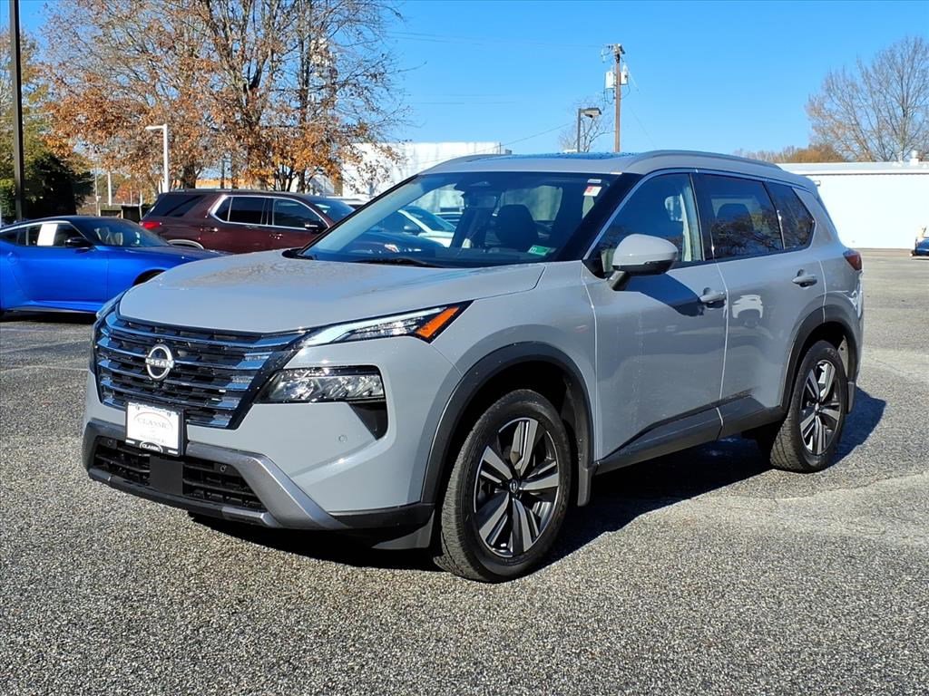 2024 Nissan Rogue SL photo 3