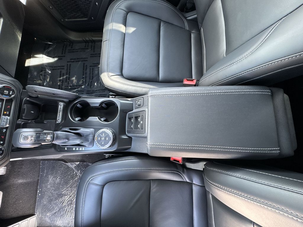 2025 Ford Bronco Outer Banks photo 22