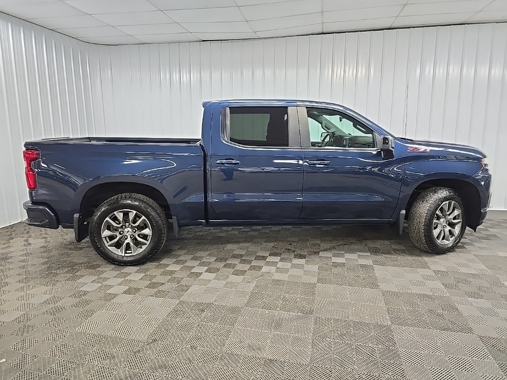 2020 Chevrolet Silverado 1500 RST photo 2