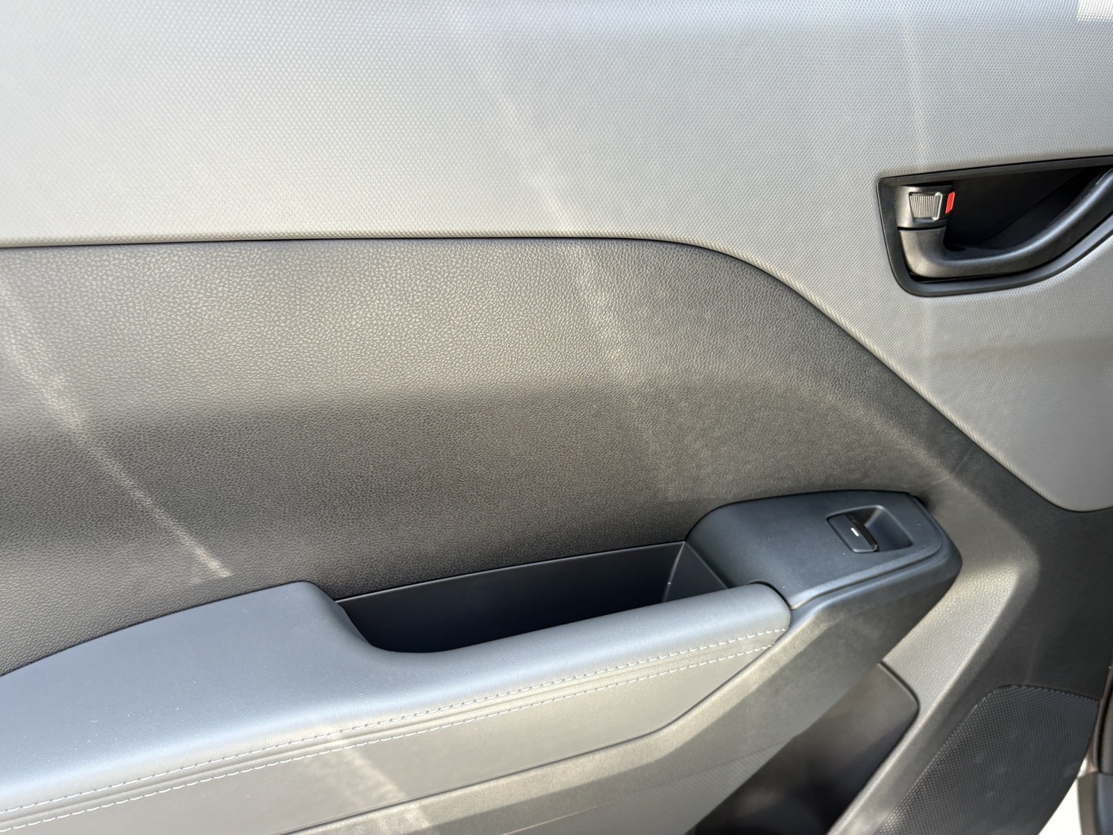 New 2025 CRYSTAL WHITE PEARL Subaru Premium image 48