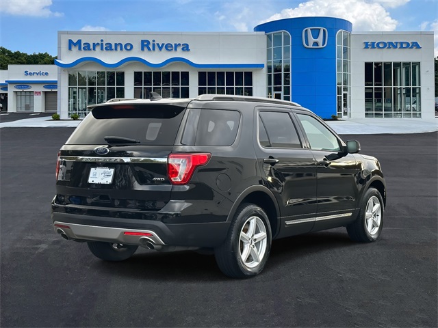 2016 Ford Explorer XLT photo 4