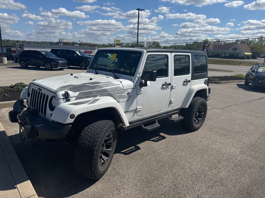 2017 Jeep Wrangler Unlimited Sahara photo 2