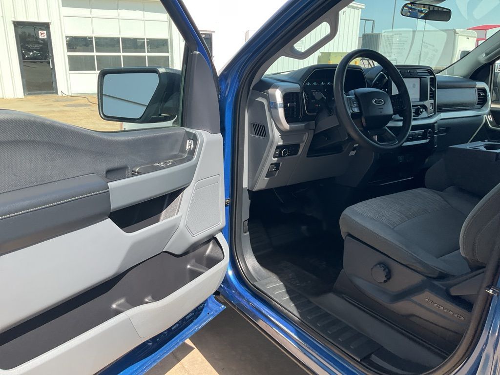 2022 Ford F-150 XLT photo 2