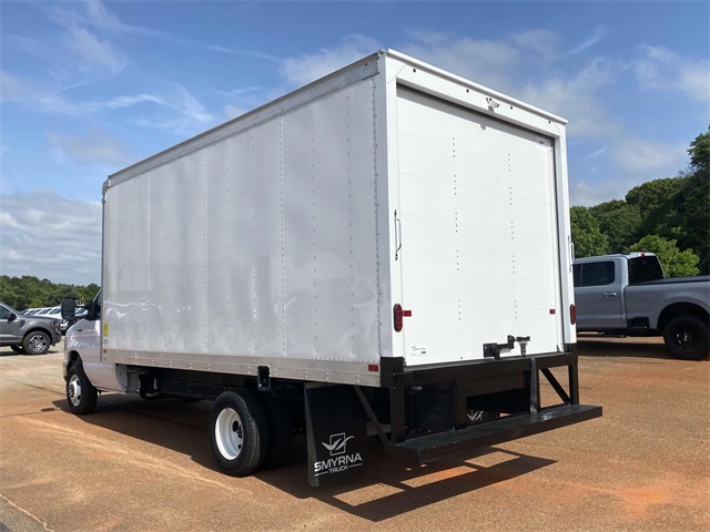 2025 Ford E-450 photo 5