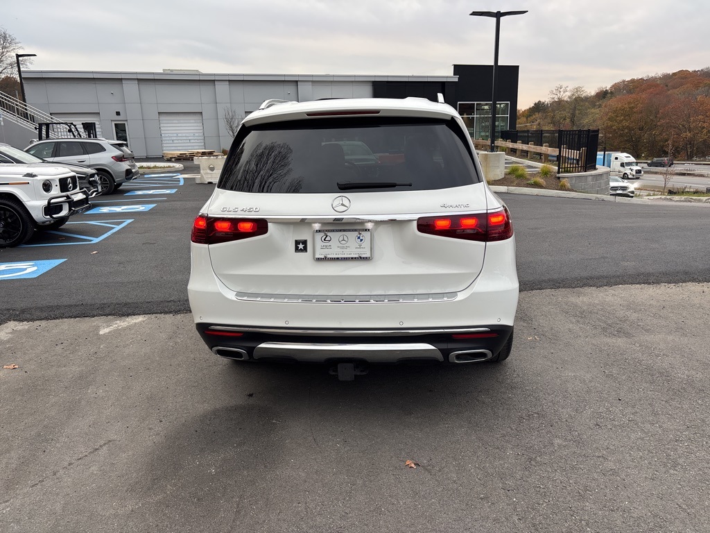 2025 Mercedes Benz GLS 450 4MATIC photo 3