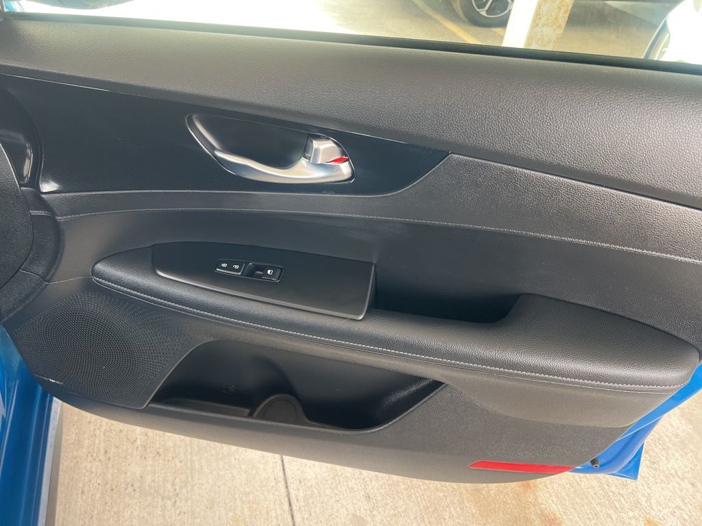 2023 Kia Forte GT-Line photo 21
