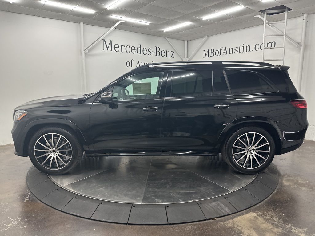2026 Mercedes Benz GLS 450 4MATIC photo 4