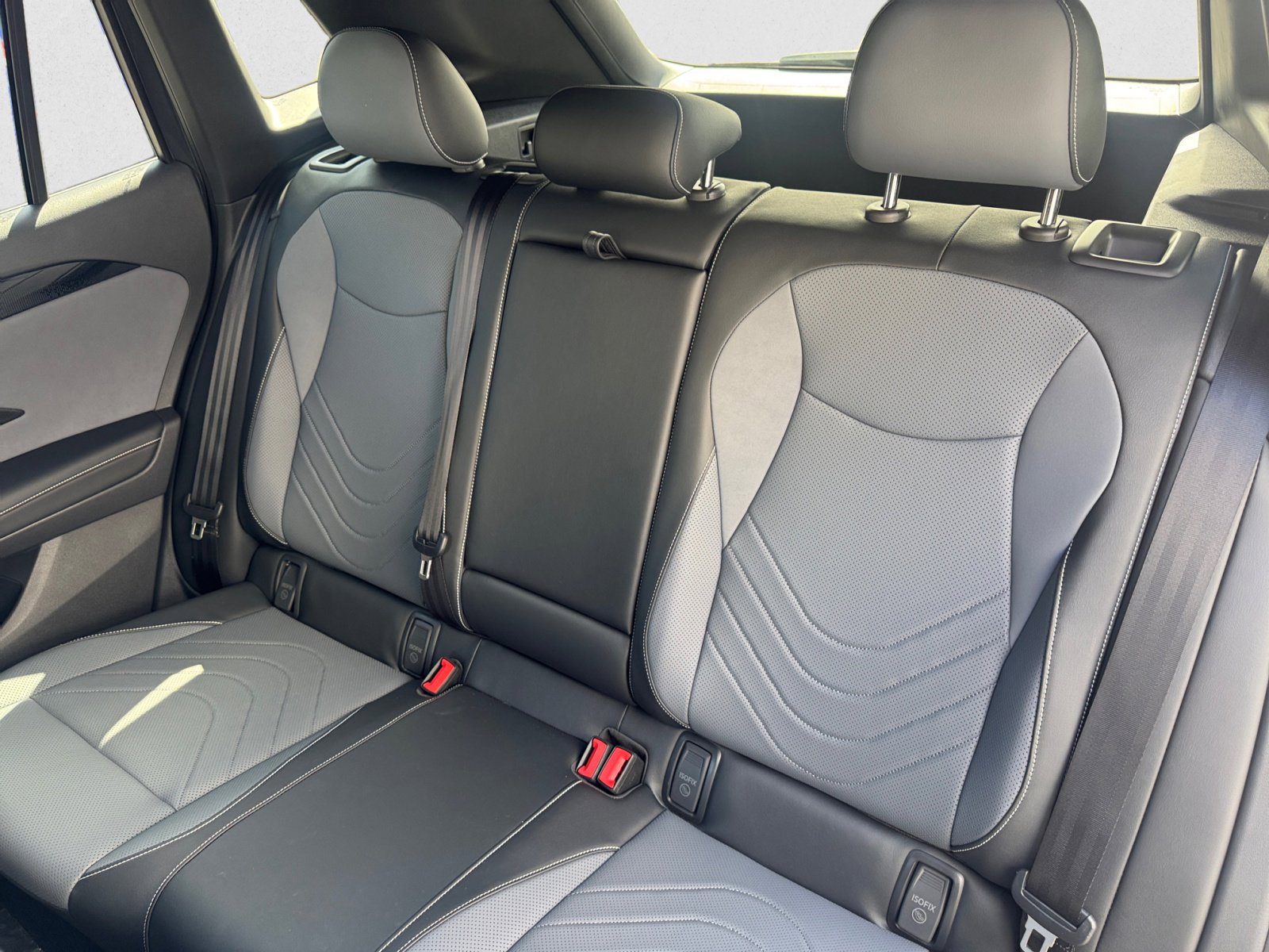 2025 Volkswagen Tiguan SE R-Line Black photo 13