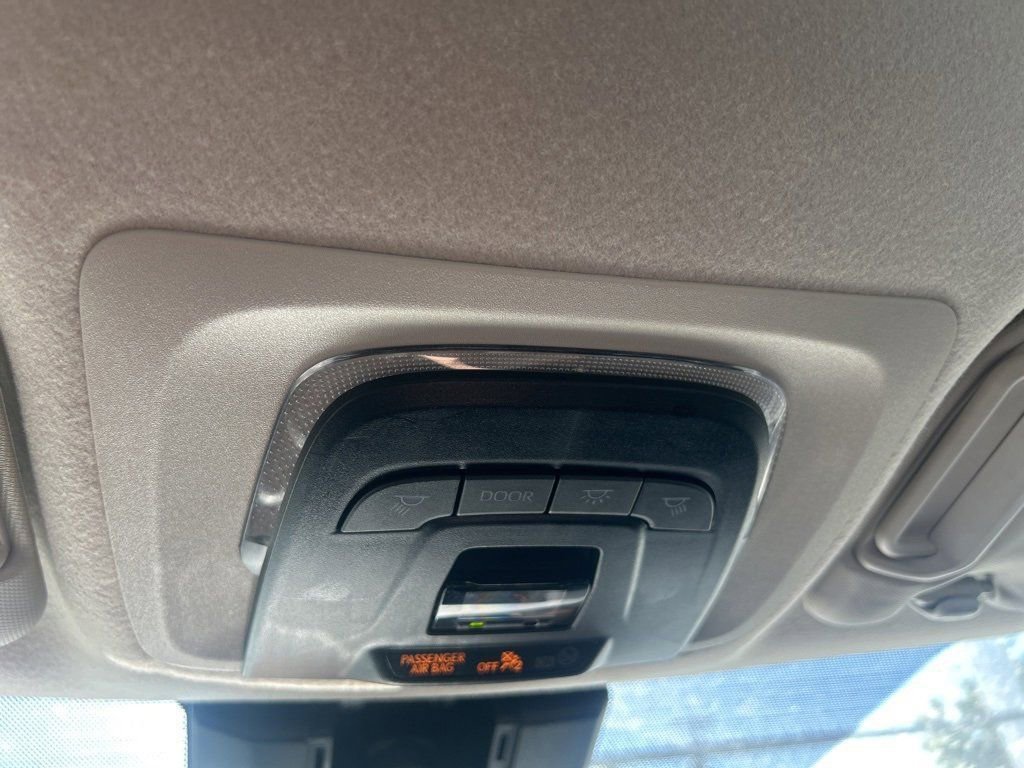 2023 Toyota Corolla LE photo 23