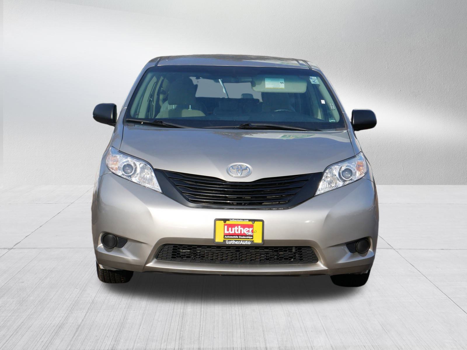 Used 2015 Toyota Sienna L with VIN 5TDZK3DC2FS569316 for sale in Vadnais Heights, Minnesota