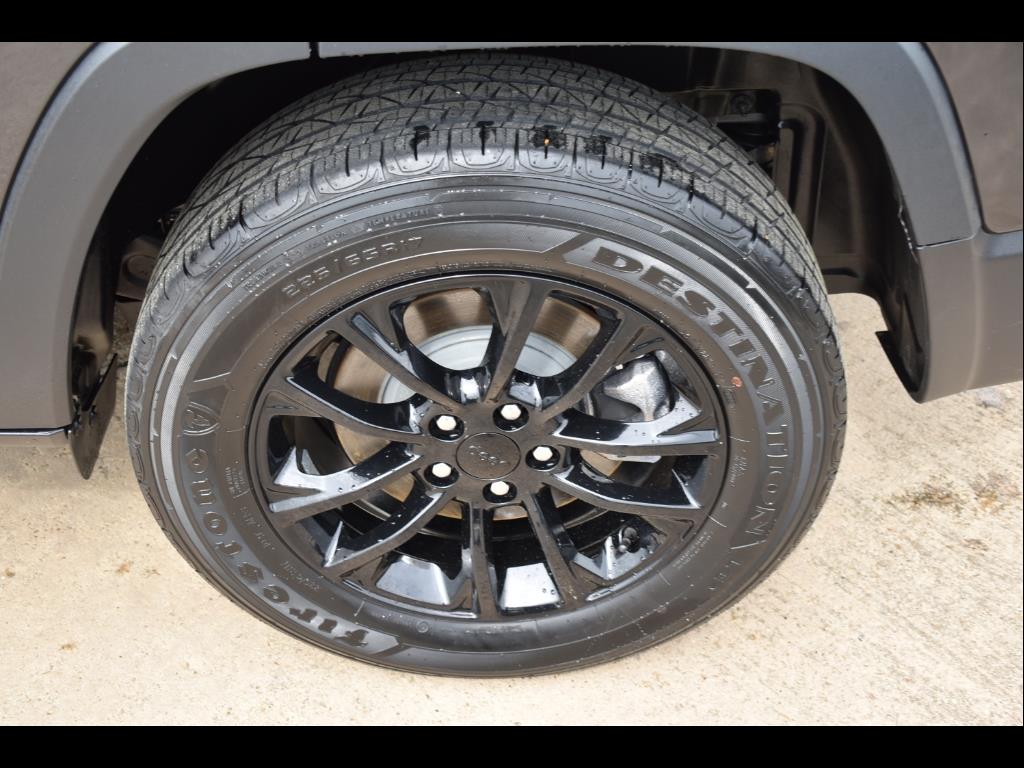 2023 Jeep Cherokee Altitude Lux photo 19