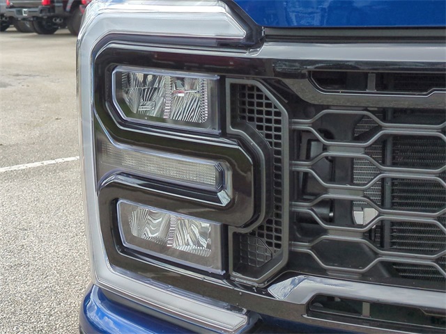 2026 Ford F-350 Lariat photo 9