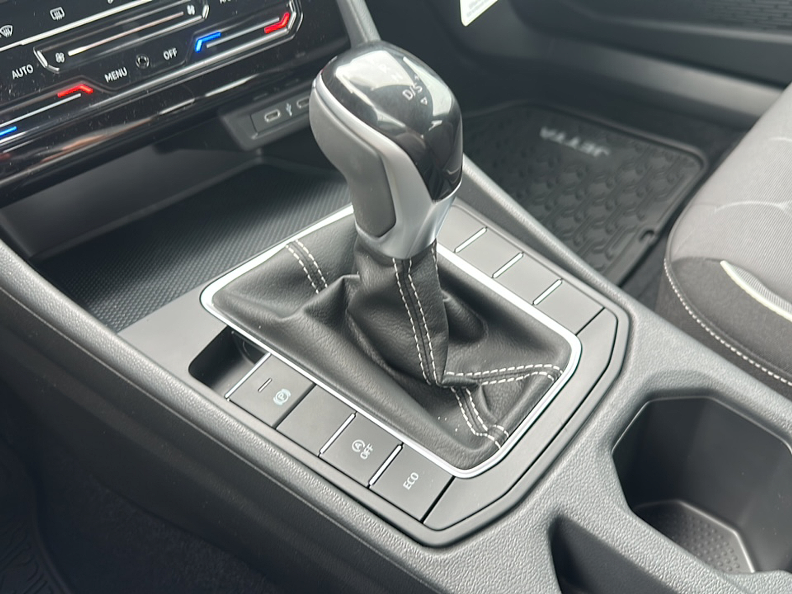 2025 Volkswagen Jetta 1.5T Sport photo 17
