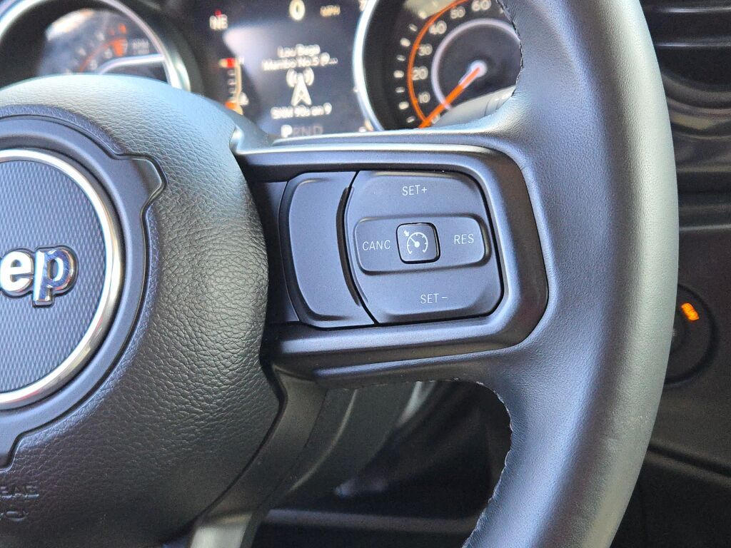 2022 Jeep Gladiator Altitude photo 33