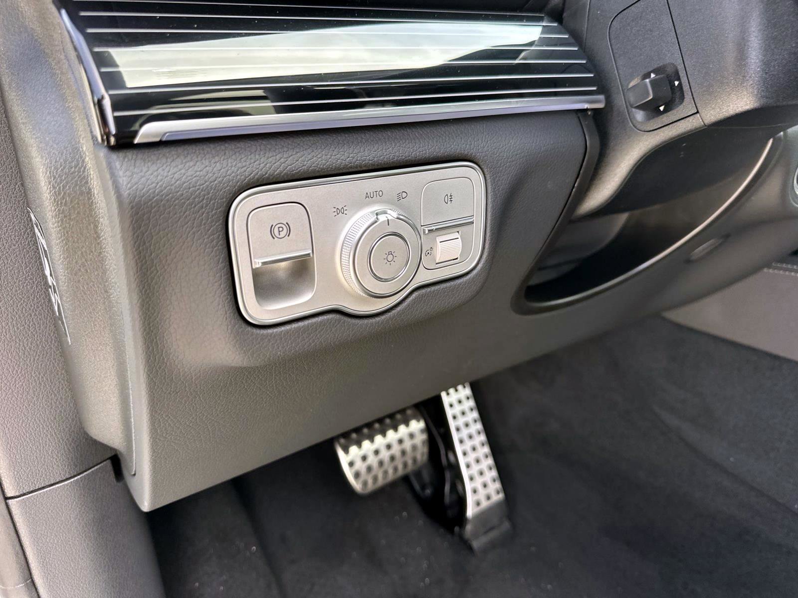 2026 Mercedes Benz GLS 450 4MATIC photo 21