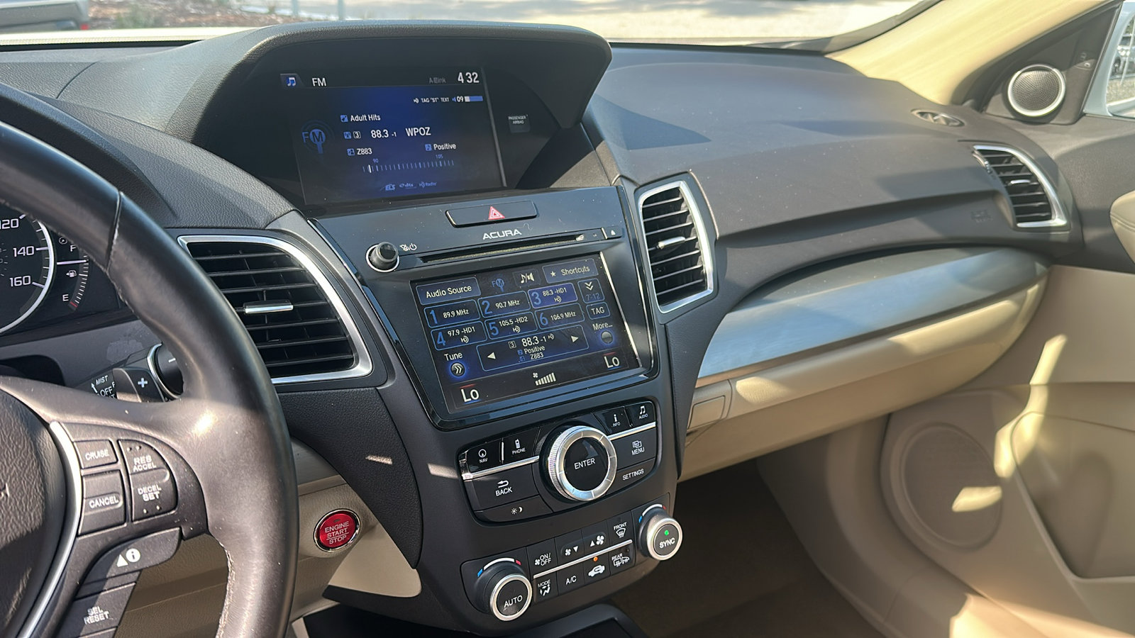 2017 Acura RDX Technology AcuraWatch Plus photo 11