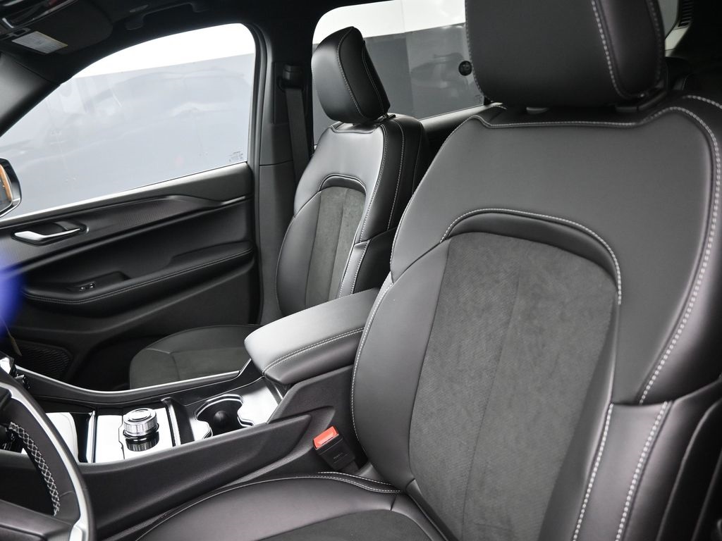 2025 Jeep Grand Cherokee Altitude X photo 28