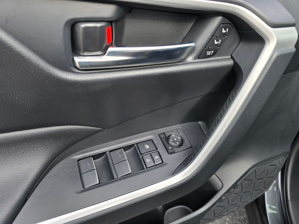 2023 Toyota RAV4 Hybrid XLE Premium photo 21