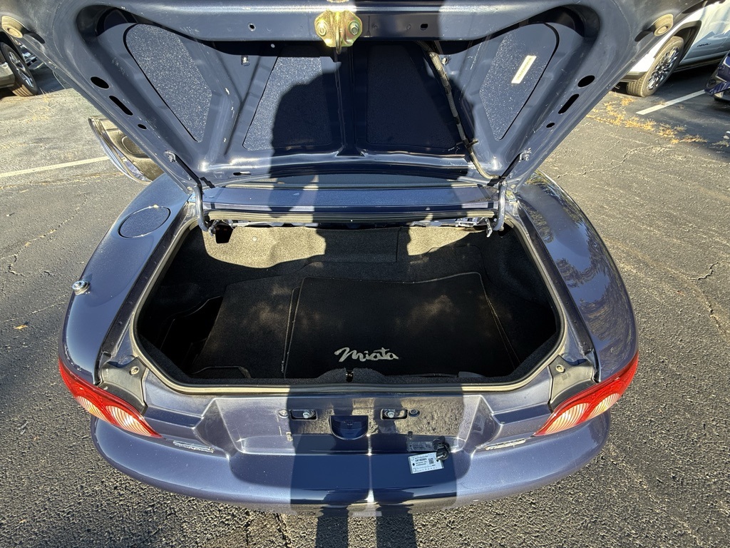 2002 Mazda MX-5 Miata Miata Base photo 4