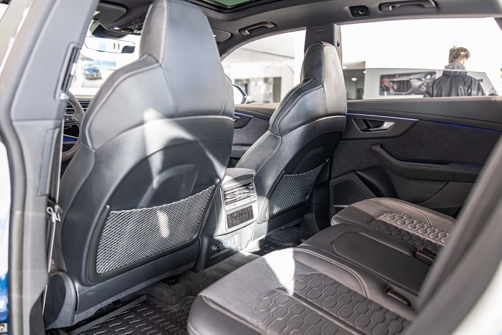 2025 AUDI RS Q8 - Image 33