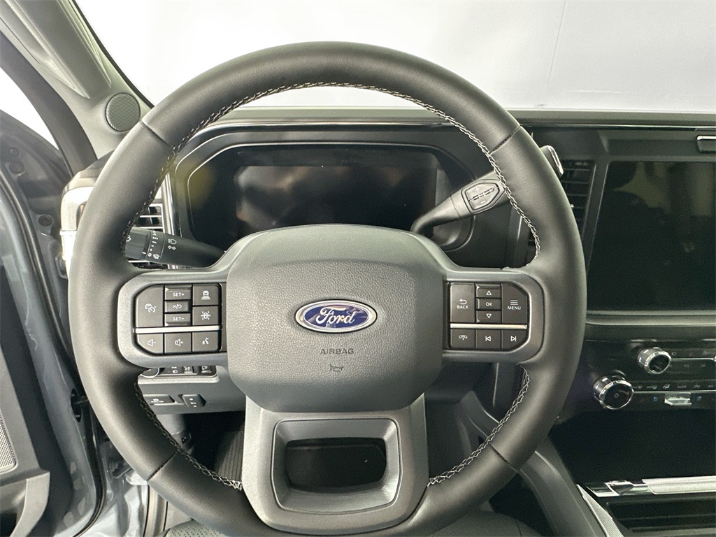 2025 Ford F-250 Lariat photo 12