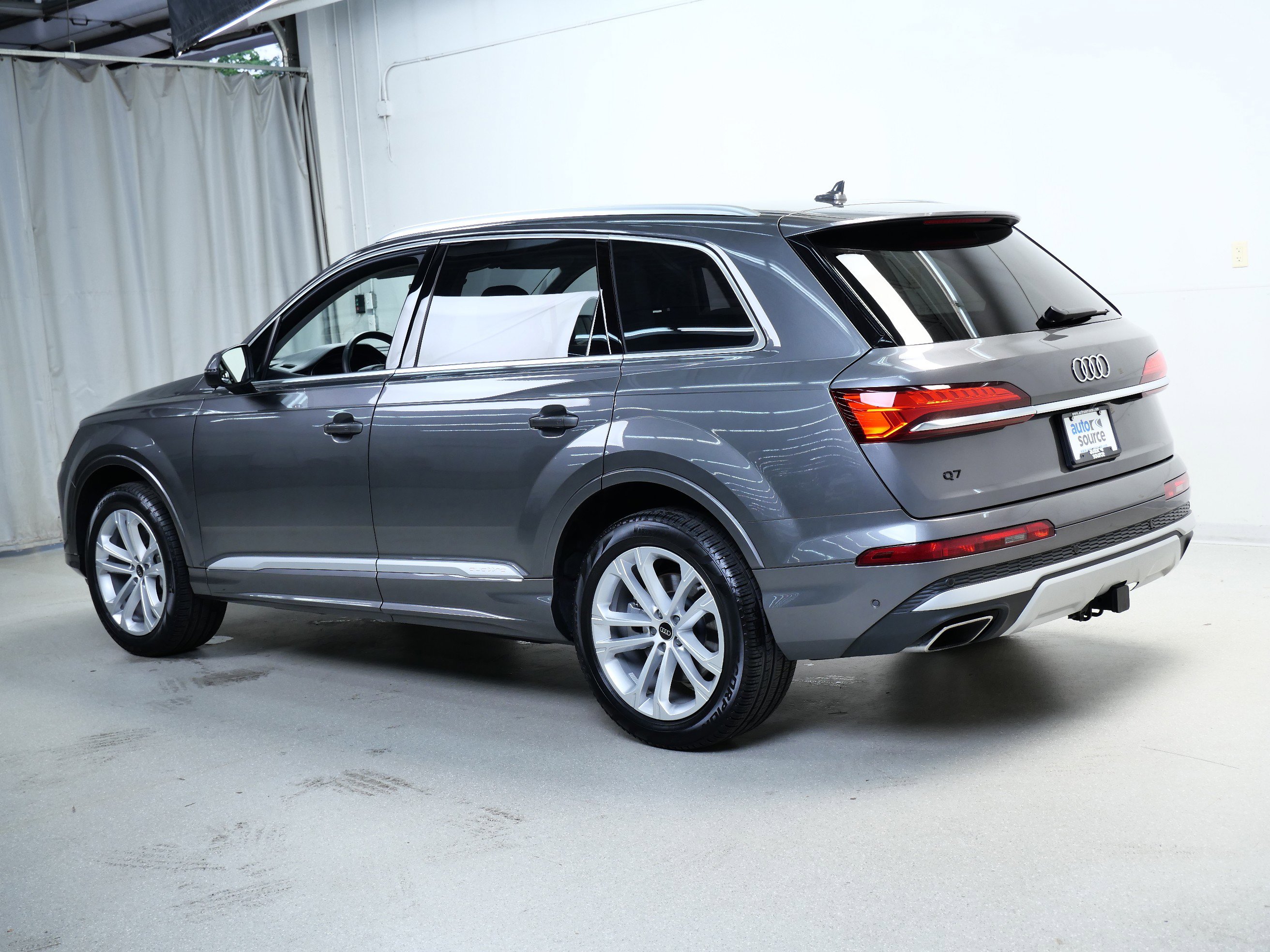 2025 Audi Q7 Premium Plus photo 9