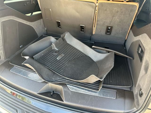 2022 Cadillac Escalade ESV Premium Luxury photo 19
