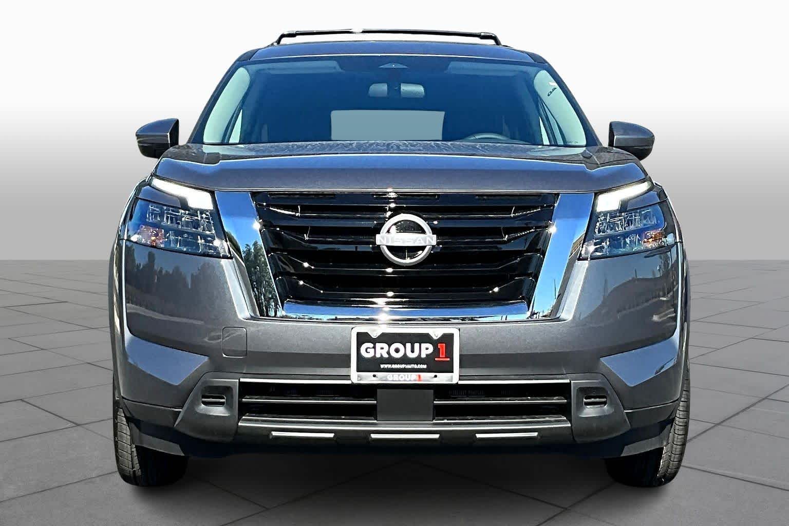 2025 Nissan Pathfinder SV photo 3