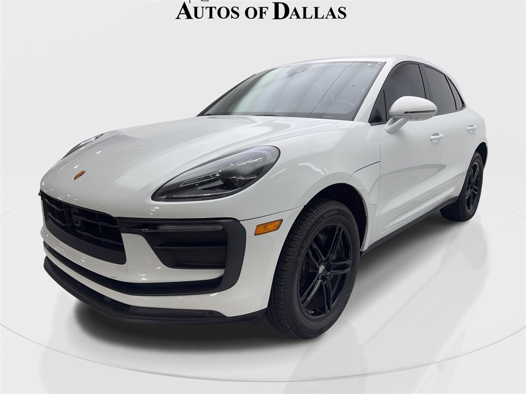 2023 Porsche Macan T photo 2
