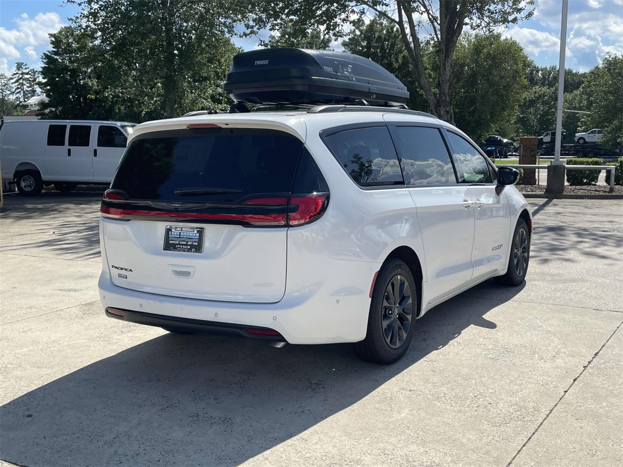 2025 Chrysler Pacifica photo 8