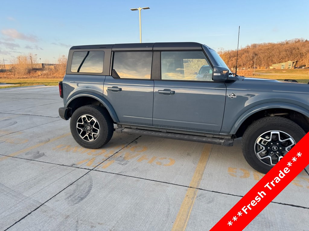 2024 Ford Bronco Outer Banks photo 3