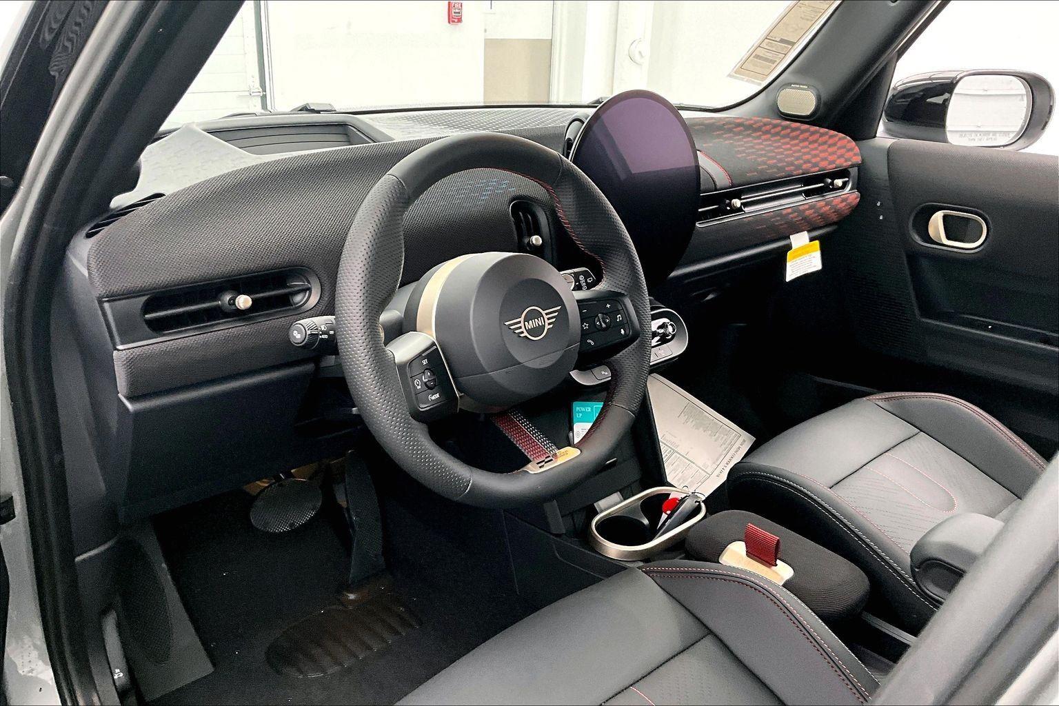 2026 Mini Cooper 4 Door Hardtop S Iconic photo 2