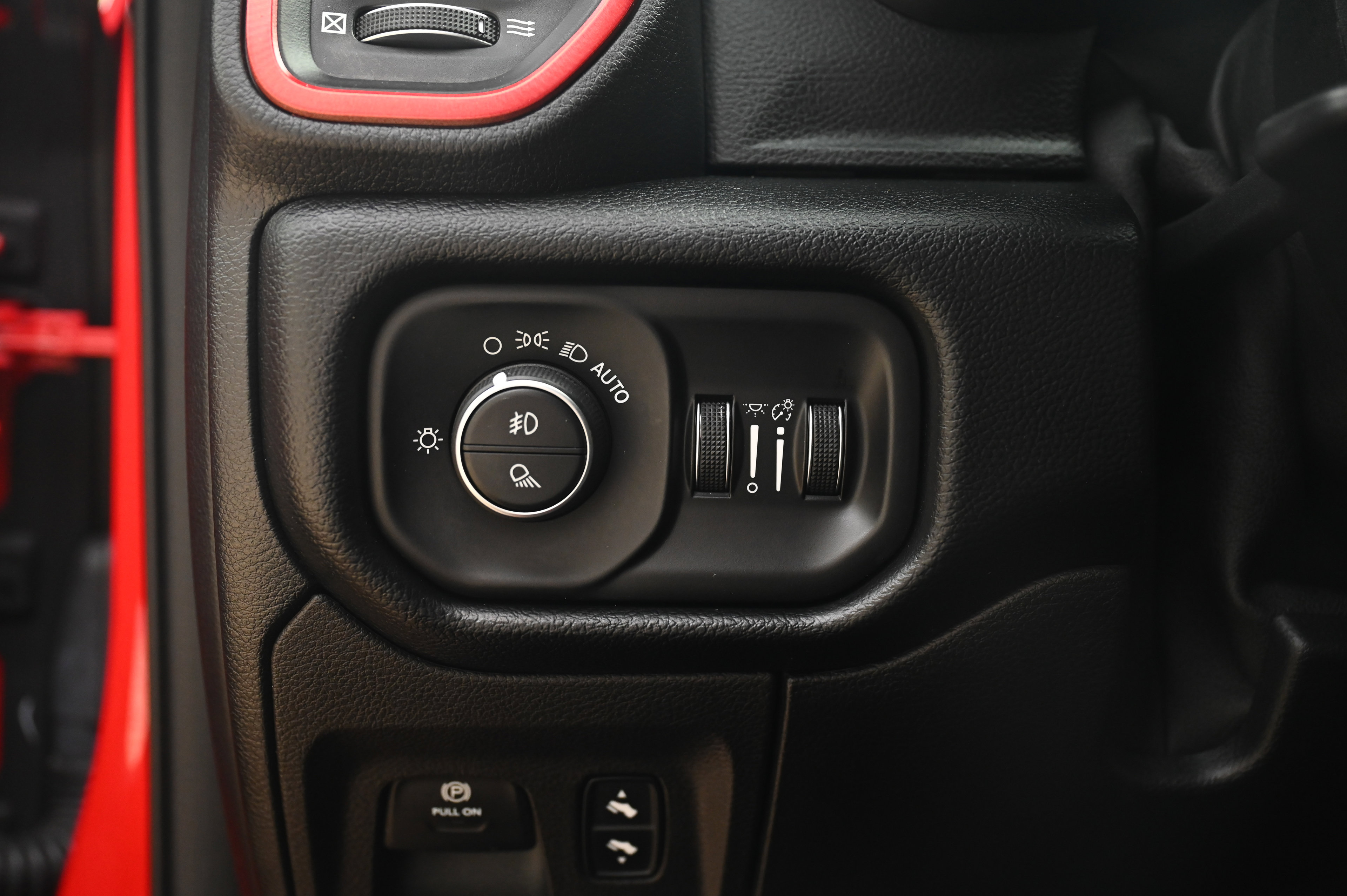 2019 Ram 1500 Rebel photo 13