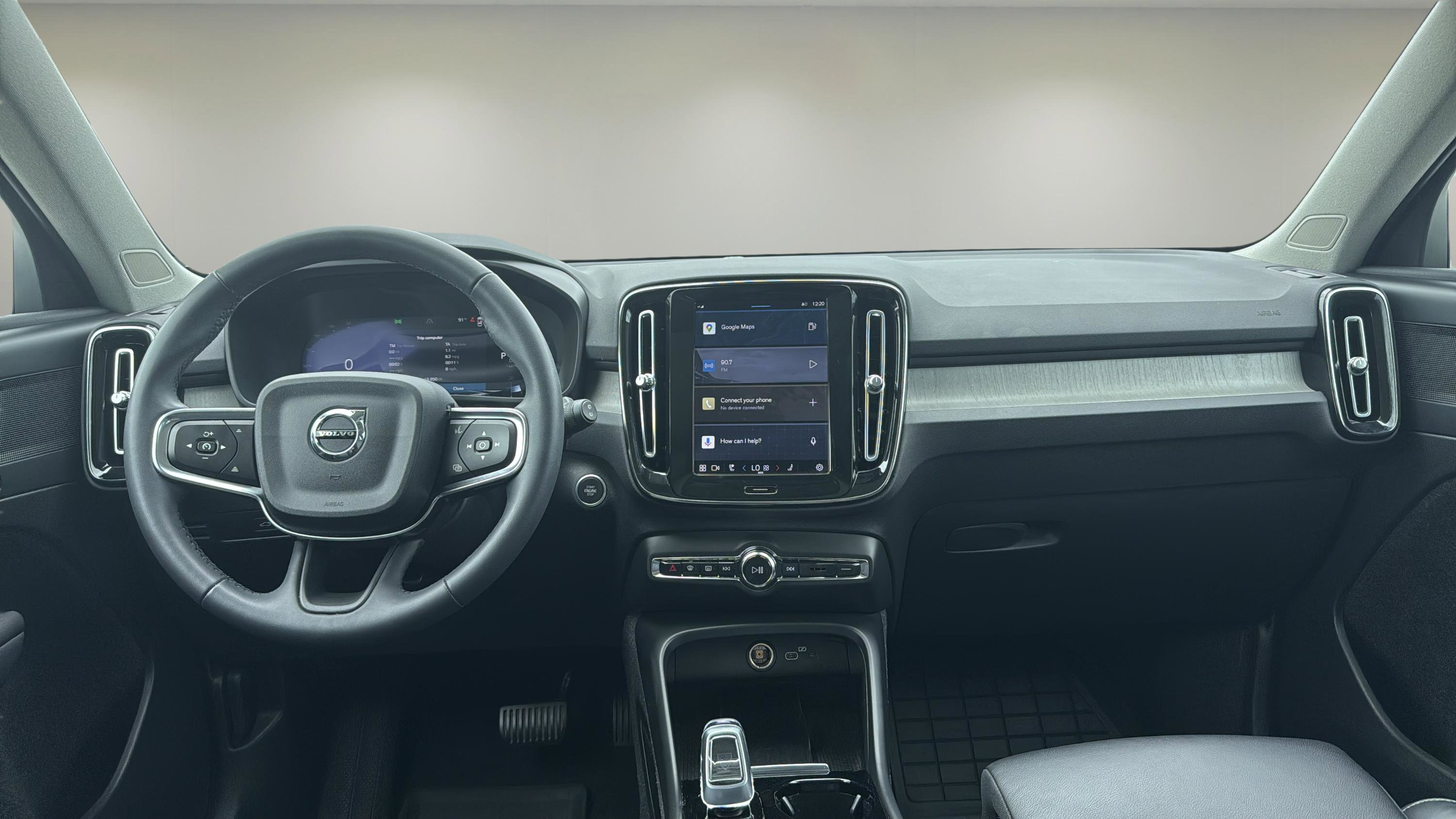 2023 Volvo XC40 Plus photo 8