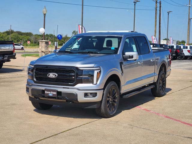 2025 Ford F-150 Lariat photo 3