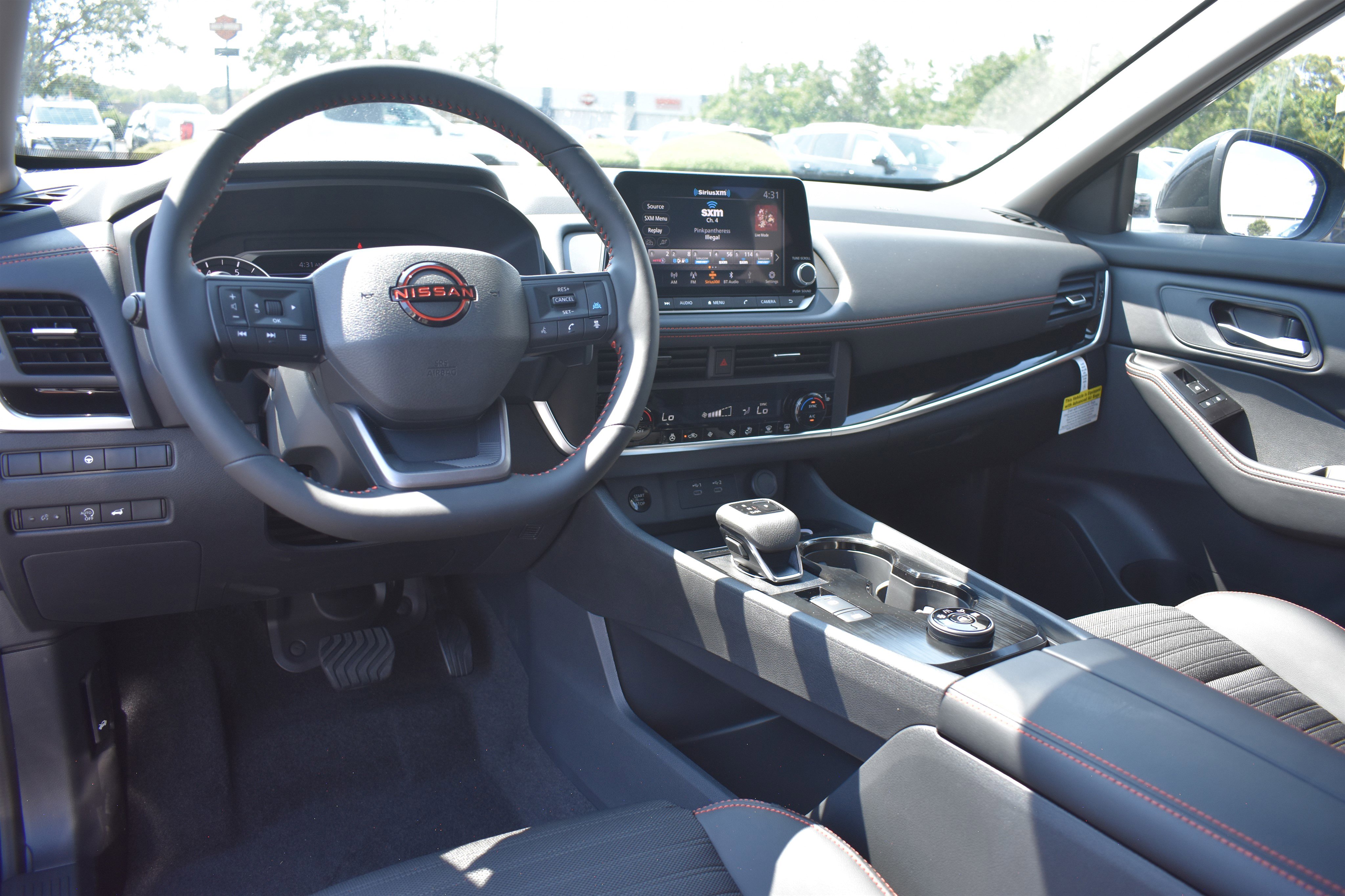 2026 Nissan Rogue SV photo 4